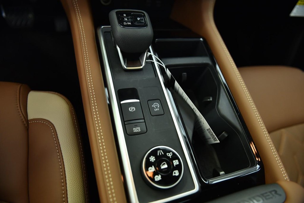 Nissan Pathfinder Vehicle Image 15