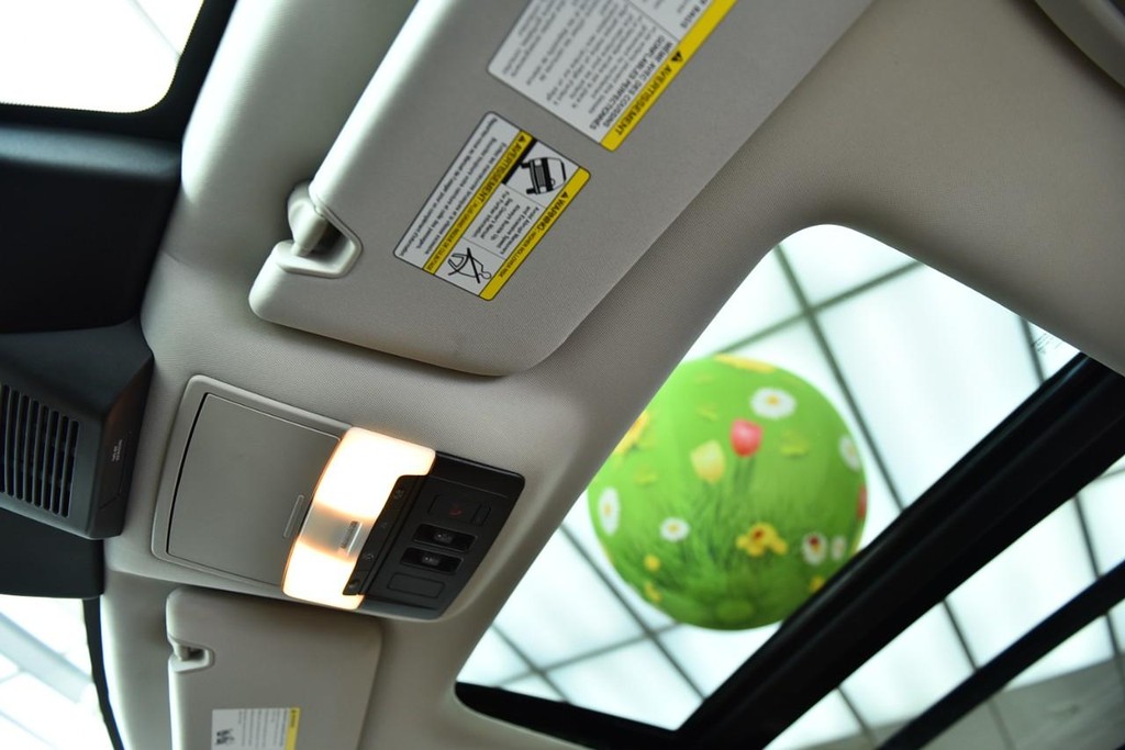 Nissan Pathfinder Vehicle Image 16