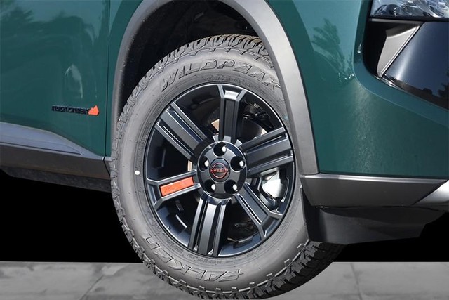 Nissan Rogue Vehicle Image 03
