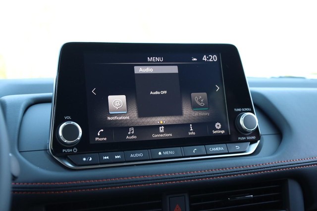 Nissan Rogue Vehicle Image 11