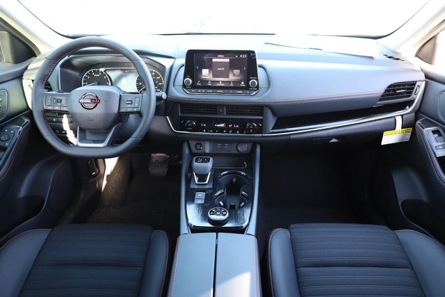 Nissan Rogue Vehicle Image 23