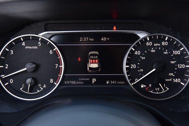 Nissan Rogue Vehicle Image 12