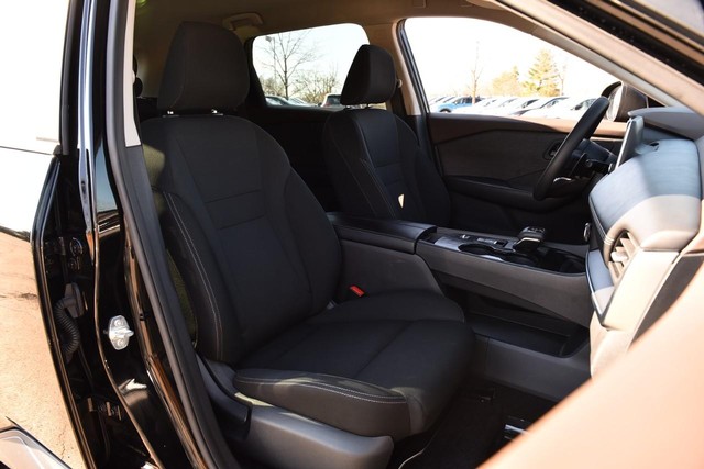 Nissan Rogue Vehicle Image 20