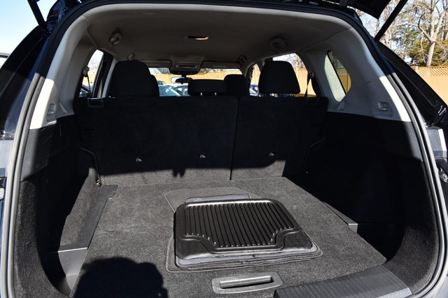 Nissan Rogue Vehicle Image 23