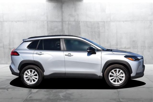 Toyota Corolla Cross Vehicle Image 05