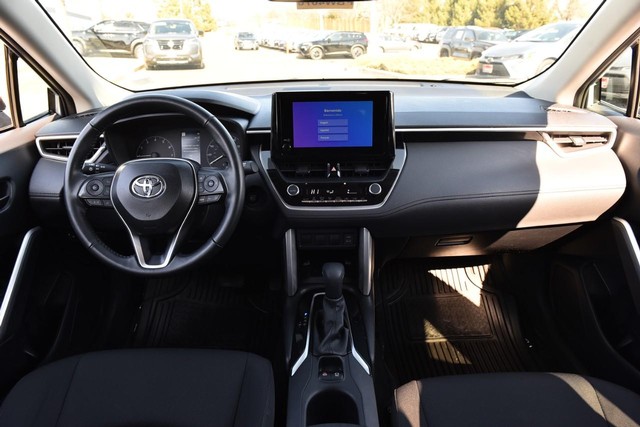 Toyota Corolla Cross Vehicle Image 08