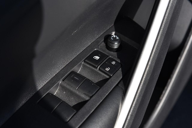 Toyota Corolla Cross Vehicle Image 09