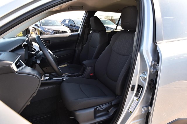 Toyota Corolla Cross Vehicle Image 19