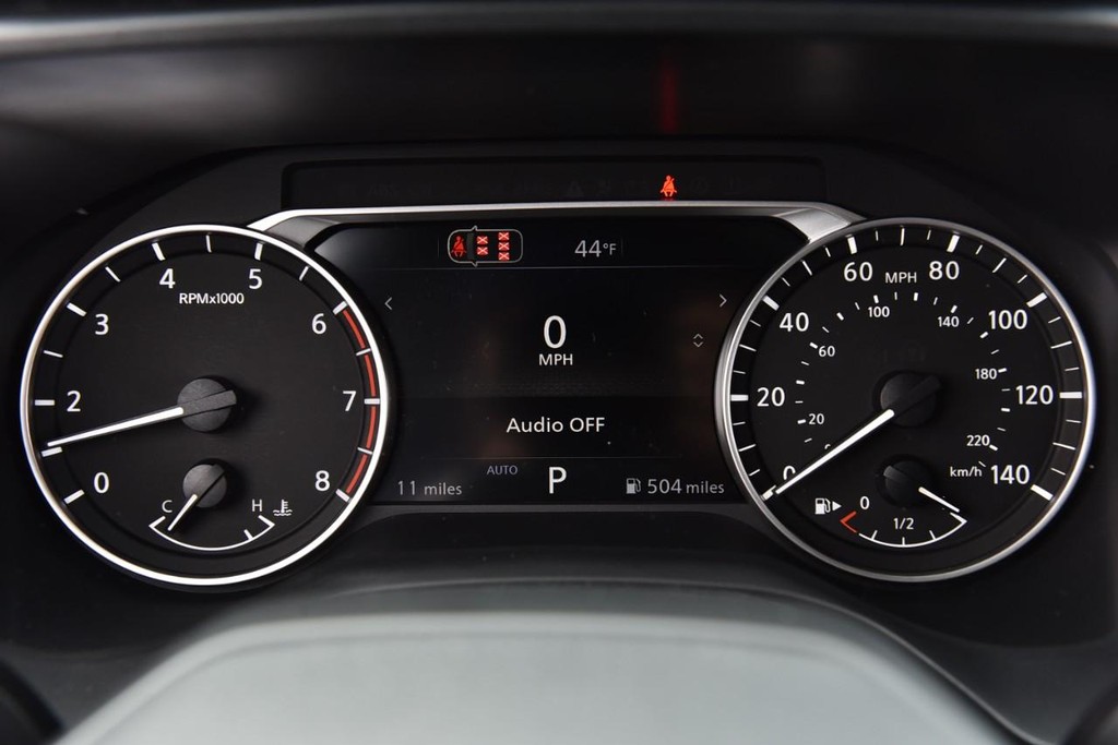 Nissan Rogue Vehicle Full-screen Gallery Image 12