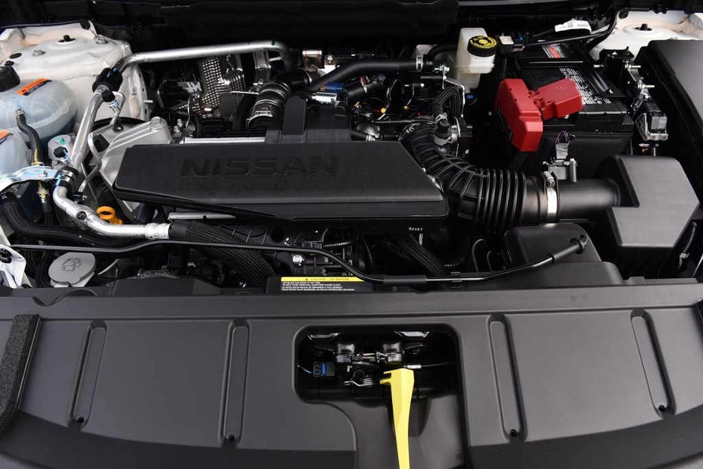 Nissan Rogue Vehicle Full-screen Gallery Image 30