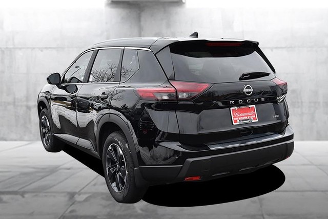 Nissan Rogue Vehicle Image 07