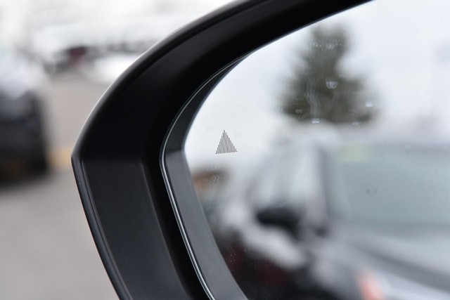 Nissan Rogue Vehicle Image 10