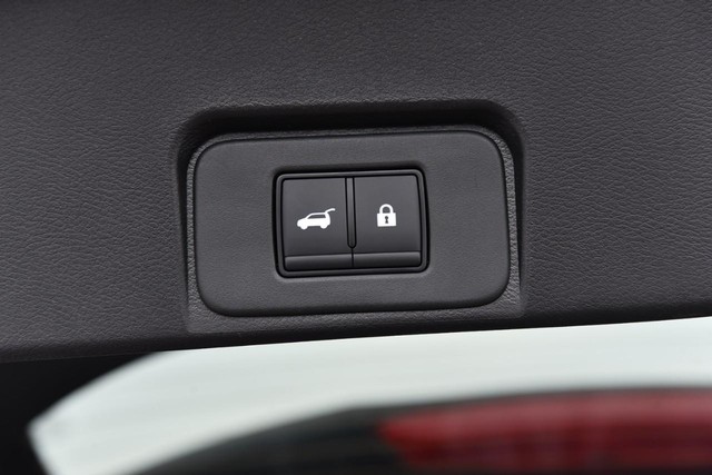 Nissan Rogue Vehicle Image 26