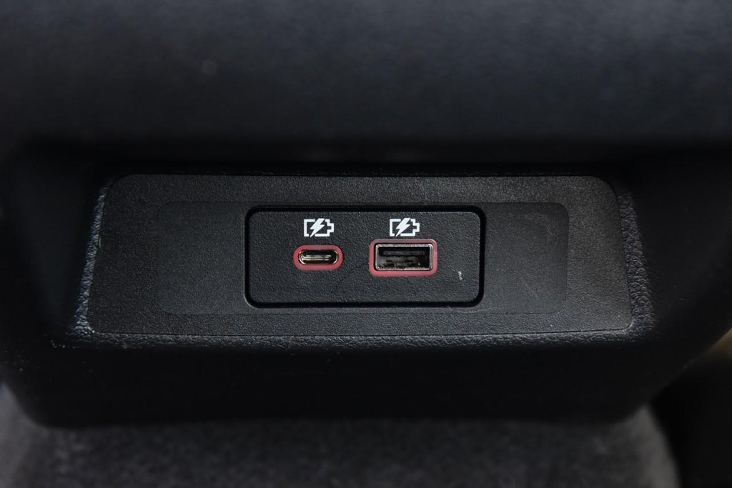 Nissan Altima Vehicle Image 22