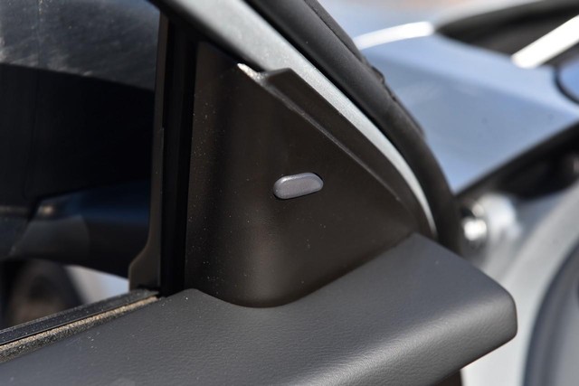 Nissan Altima Vehicle Image 10