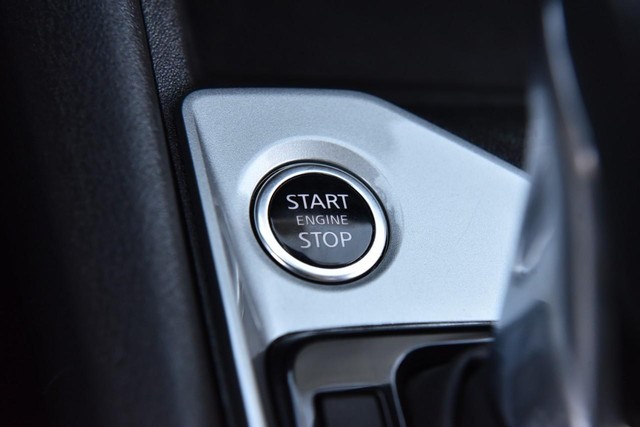 Nissan Altima Vehicle Image 17