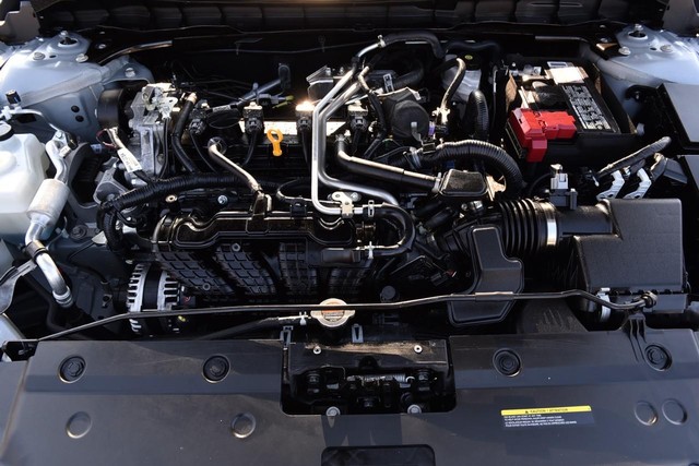 Nissan Altima Vehicle Image 24