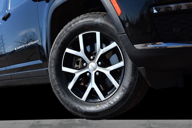 Jeep Grand Cherokee L Vehicle Image 03