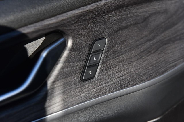 Jeep Grand Cherokee L Vehicle Image 10