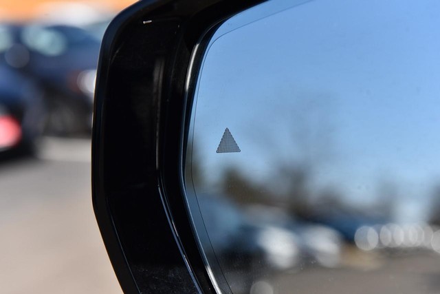 Jeep Grand Cherokee L Vehicle Image 12