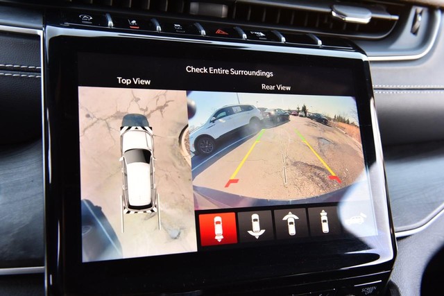 Jeep Grand Cherokee L Vehicle Image 15