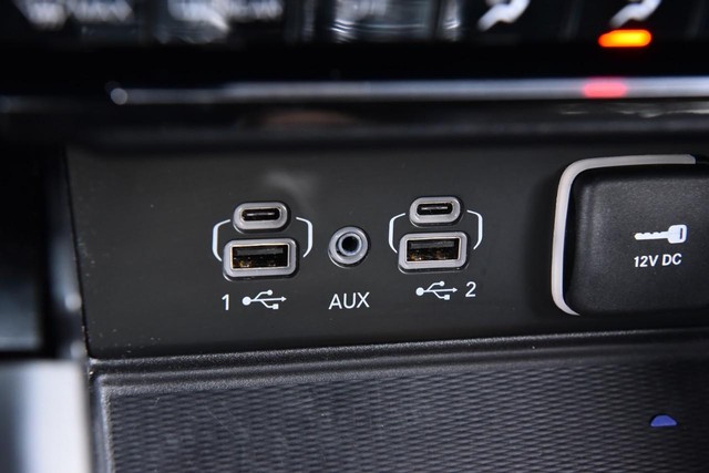 Jeep Grand Cherokee L Vehicle Image 22