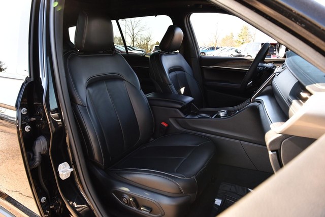 Jeep Grand Cherokee L Vehicle Image 27