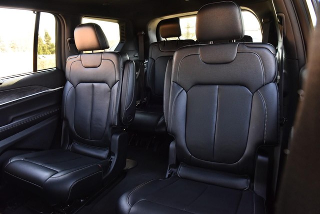 Jeep Grand Cherokee L Vehicle Image 29