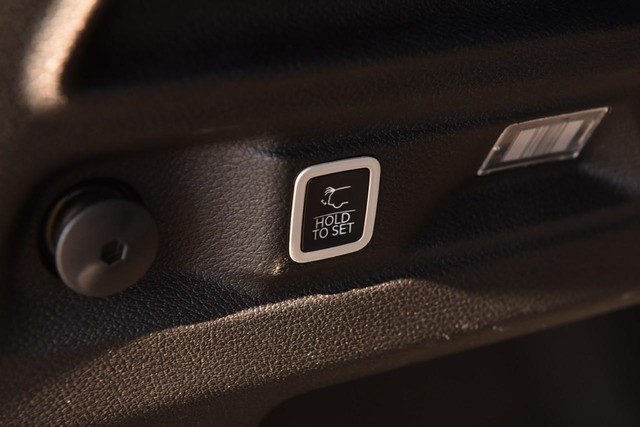 Jeep Grand Cherokee L Vehicle Image 34