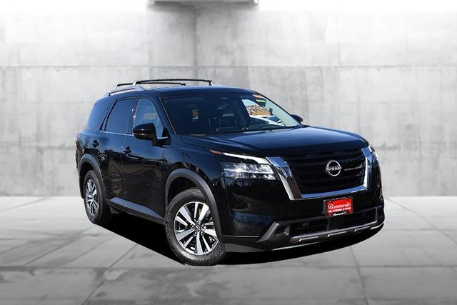 Nissan Pathfinder Vehicle Image 02