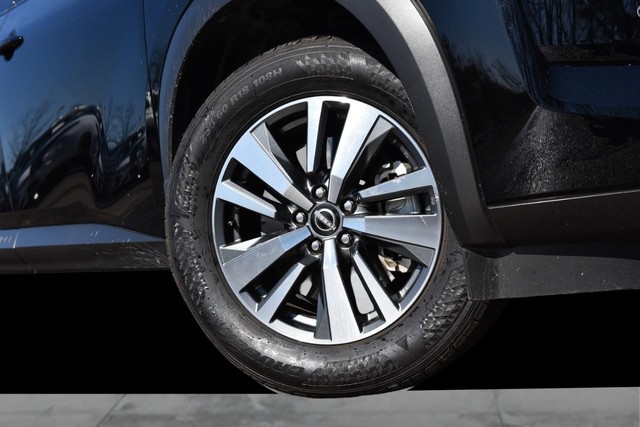 Nissan Pathfinder Vehicle Image 03