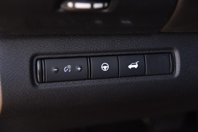 Nissan Pathfinder Vehicle Image 11