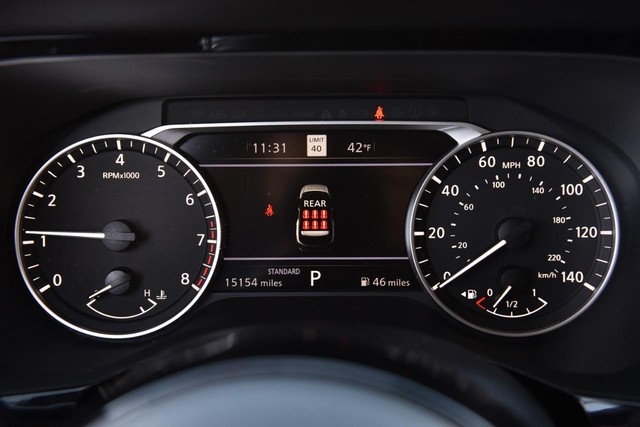 Nissan Pathfinder Vehicle Image 12