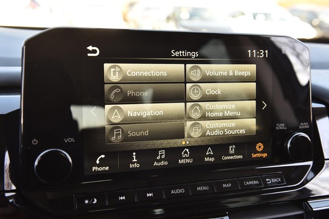 Nissan Pathfinder Vehicle Image 17