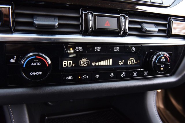 Nissan Pathfinder Vehicle Image 19