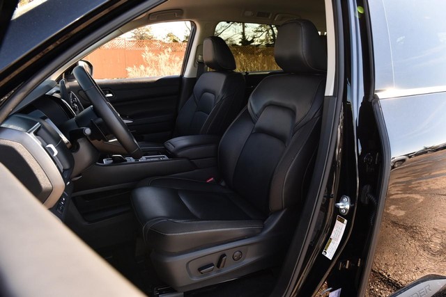 Nissan Pathfinder Vehicle Image 23