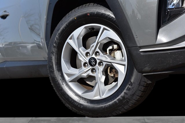 Hyundai Tucson Vehicle Image 03