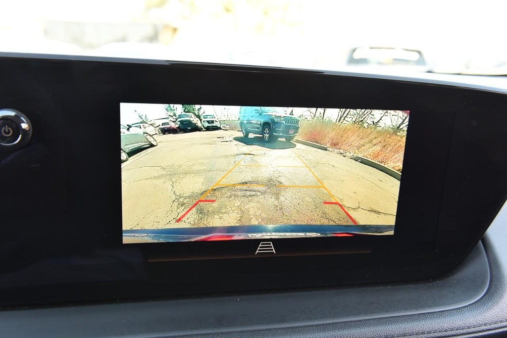 Buick Encore GX Vehicle Image 13