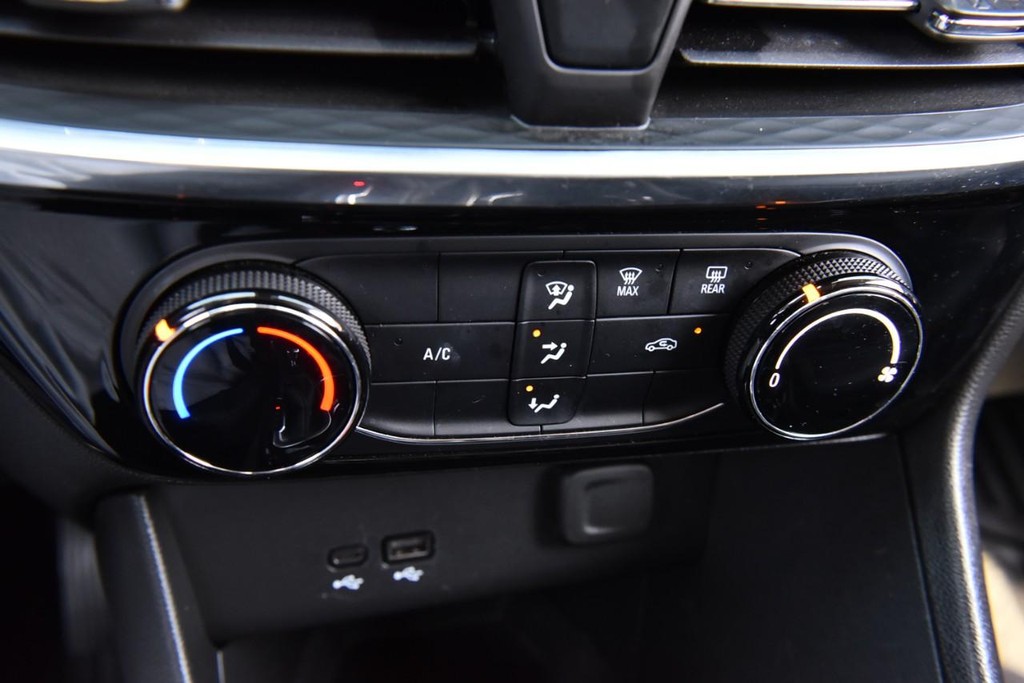 Buick Encore GX Vehicle Image 15