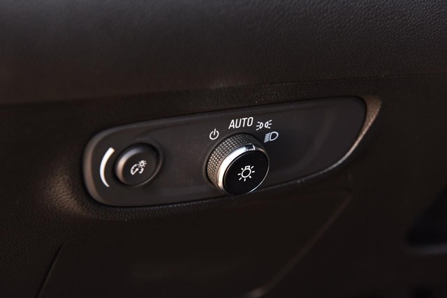 Buick Encore GX Vehicle Image 11