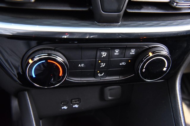 Buick Encore GX Vehicle Image 15