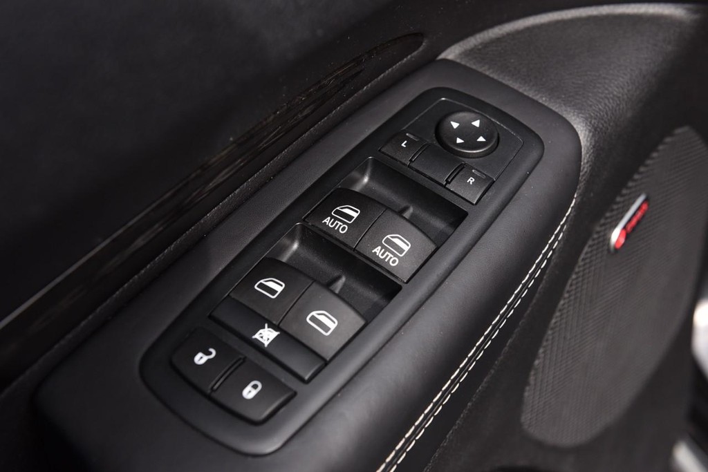 Dodge Durango Vehicle Full-screen Gallery Image 9