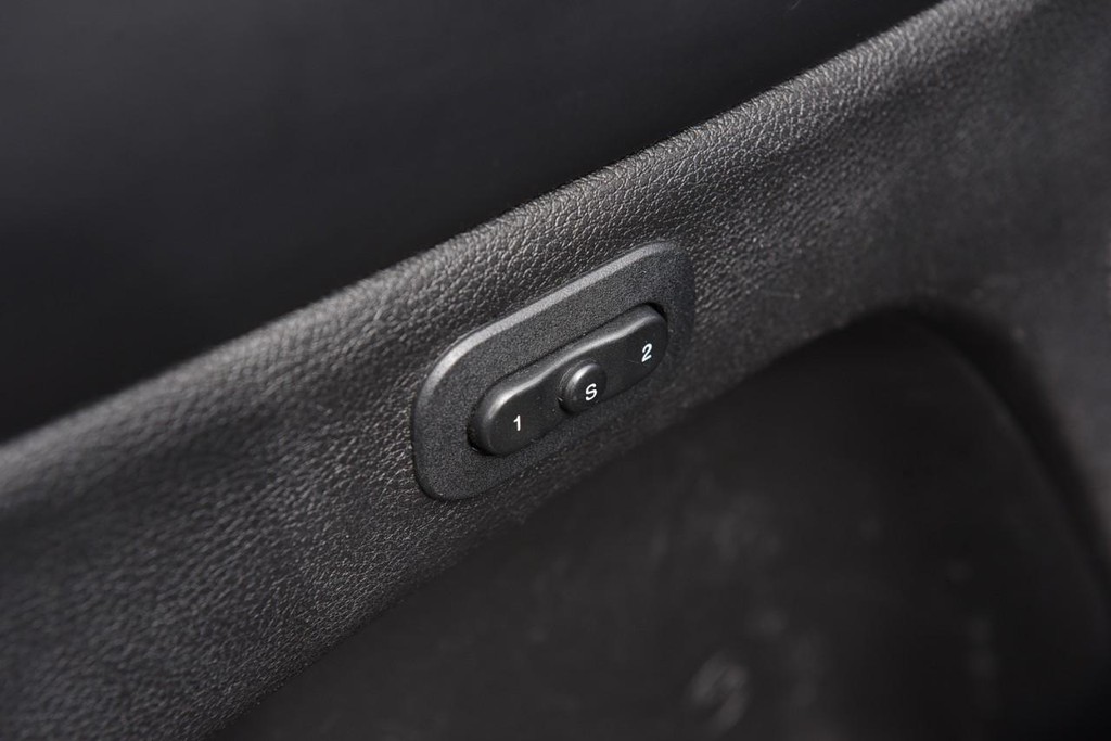 Dodge Durango Vehicle Full-screen Gallery Image 11