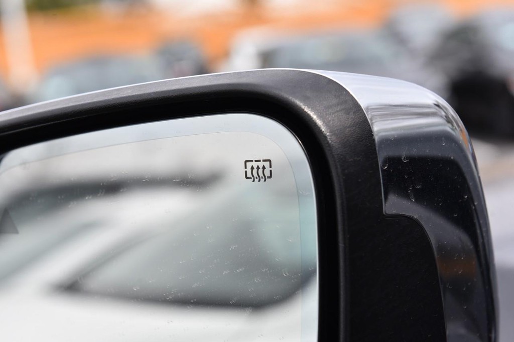 Dodge Durango Vehicle Full-screen Gallery Image 12