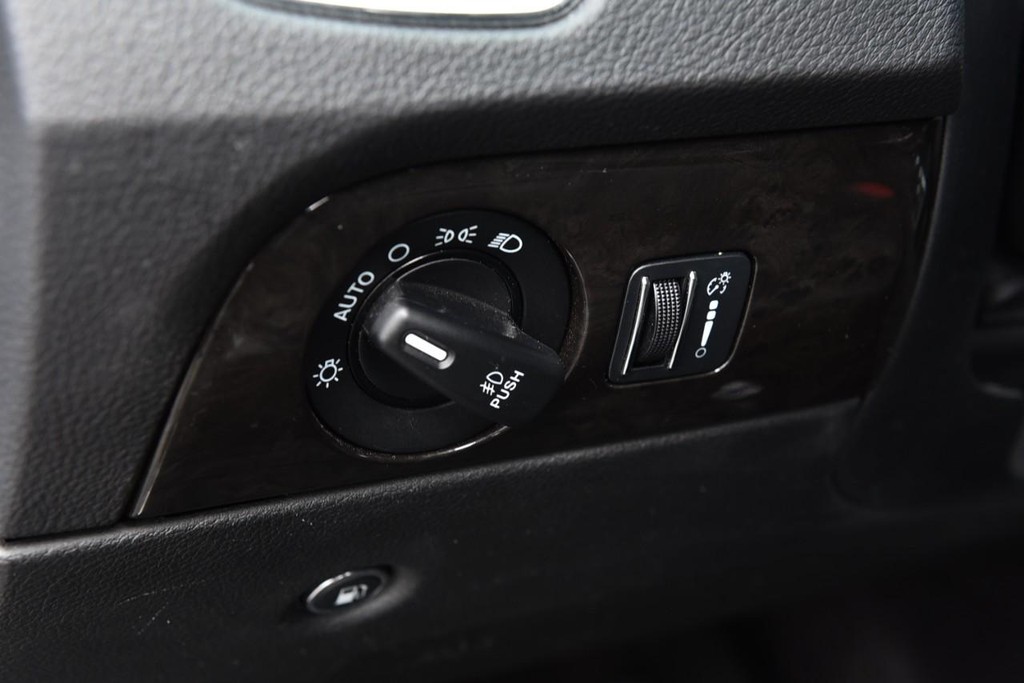 Dodge Durango Vehicle Full-screen Gallery Image 14