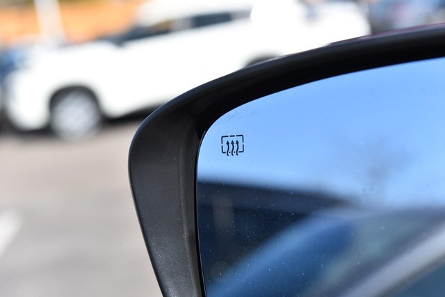 Nissan Pathfinder Vehicle Image 12