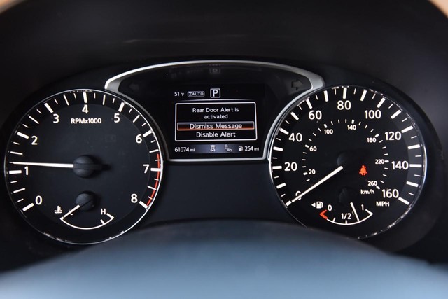 Nissan Pathfinder Vehicle Image 15