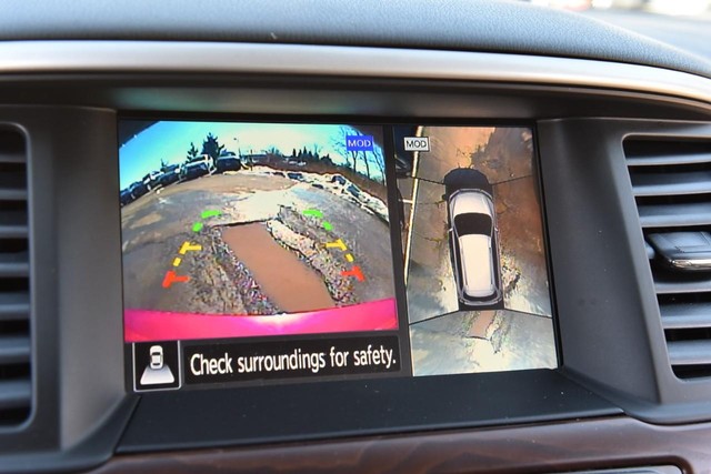 Nissan Pathfinder Vehicle Image 16