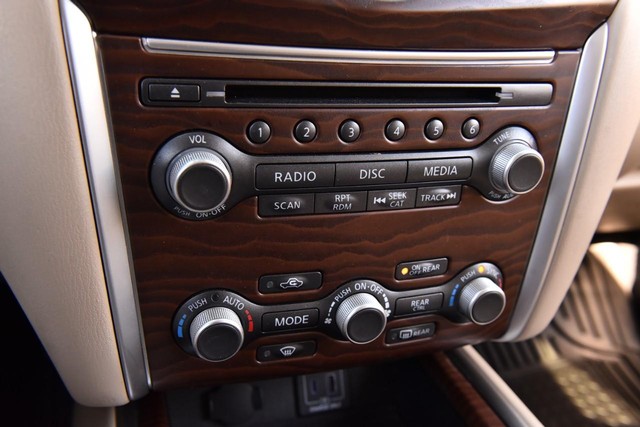 Nissan Pathfinder Vehicle Image 21