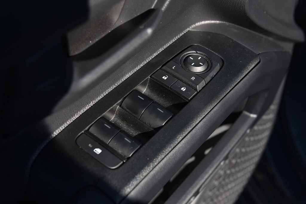 Toyota 4Runner Vehicle Image 09